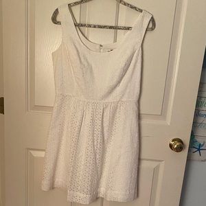 White floral pattern vineyard vines dress
